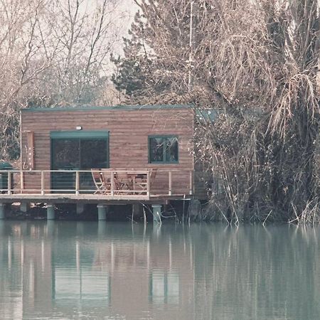 Chalet Les Pieds Dans L'Eau La Campagne A La Ville Сен-Дулшар Экстерьер фото